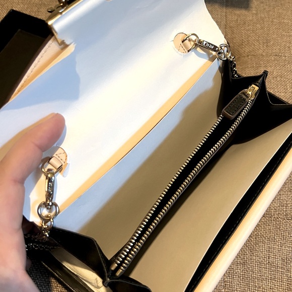 MCM Wallet on a Chain - Picture 5 of 7